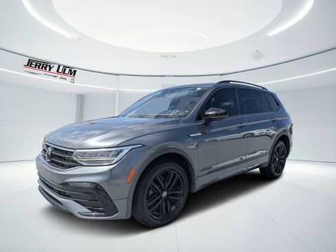 Used 2022 Volkswagen Tiguan SE R-Line FWD image 7