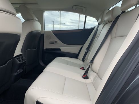 Certified 2025 Lexus ES 350 w/ Premium Package image 32