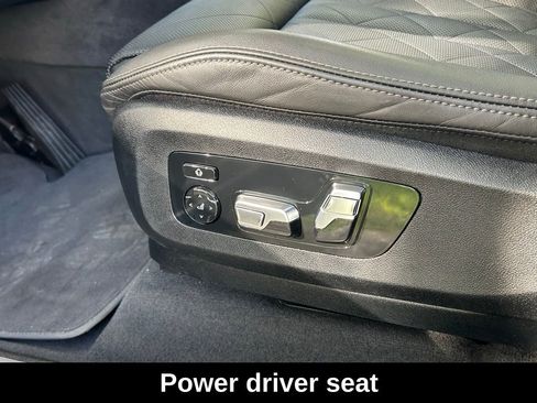 Used 2024 BMW X7 xDrive40i image 17