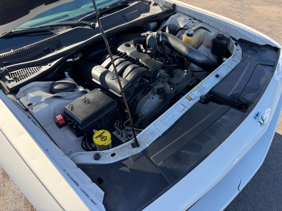 Used 2010 Dodge Challenger SE RWD image 21