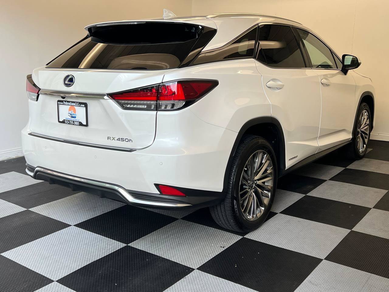 Used 2022 Lexus RX 450h AWD w/ Luxury Package image 4