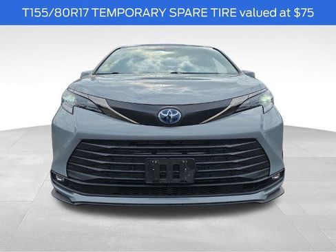 Used 2022 Toyota Sienna XLE Woodland Edition AWD/4WD image 3