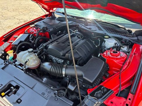 Used 2018 Ford Mustang Coupe RWD image 23