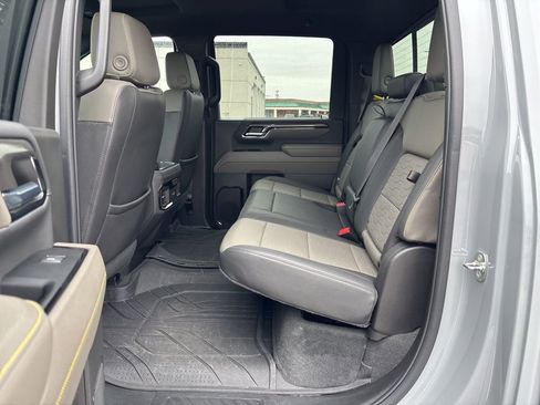 Used 2024 Chevrolet Silverado 2500 ZR2 w/ Technology Package image 19