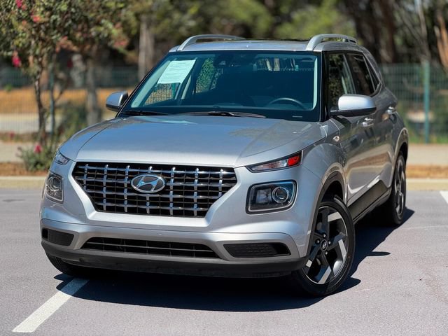 Used 2025 Hyundai Venue SEL FWD image 6