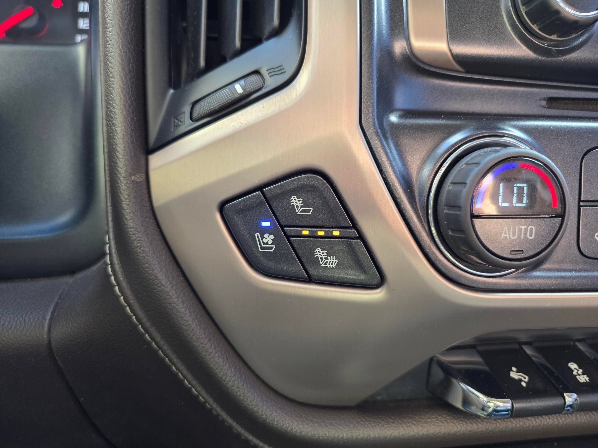 Used 2016 GMC Sierra 2500 Denali AWD/4WD image 17
