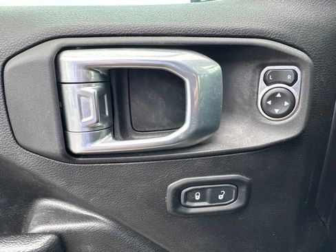 Used 2022 Jeep Wrangler Unlimited Sport AWD/4WD image 27