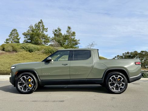 Used 2022 Rivian R1T Launch Edition image 3