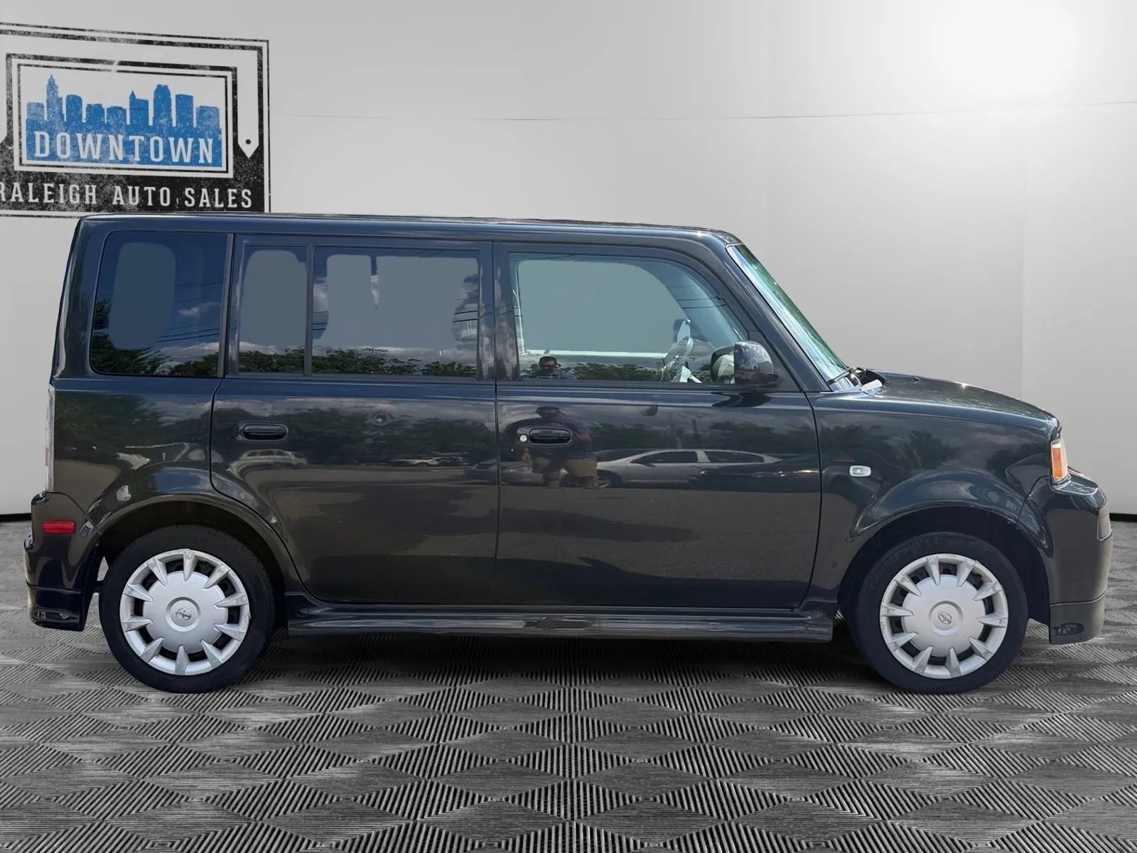 Used 2006 Scion xB FWD image 5