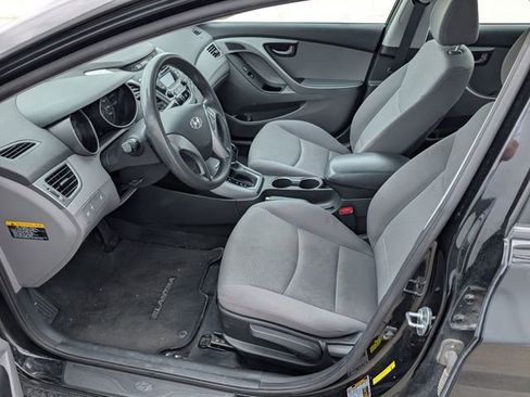 Used 2015 Hyundai Elantra SE image 2