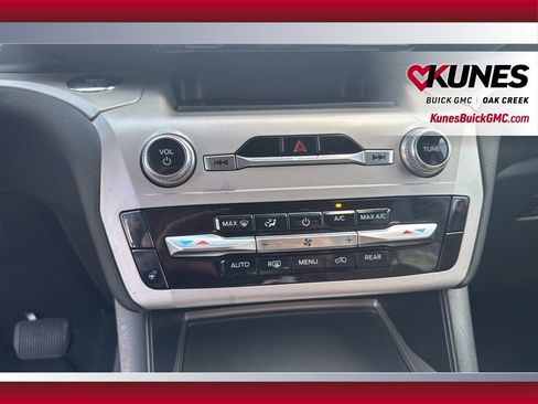 Used 2023 Ford Explorer XLT w/ Equipment Group 202A image 22