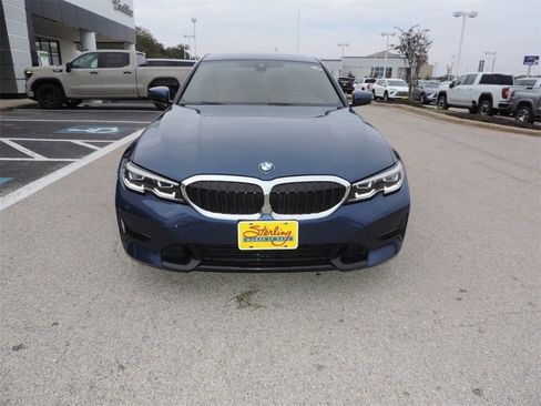 Used 2022 BMW 330i Sedan w/ Premium Package image 2
