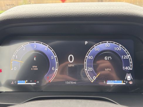 Used 2025 Jeep Grand Cherokee Limited w/ Luxury Tech Group II AWD/4WD image 33