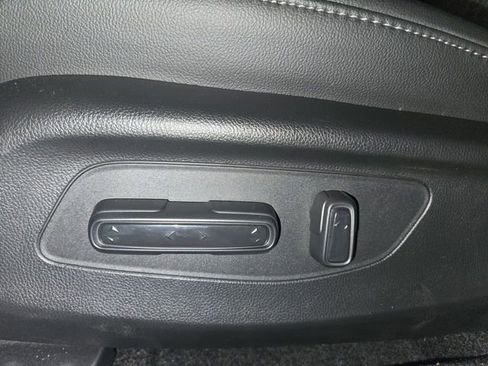 Used 2025 Honda HR-V EX-L image 12
