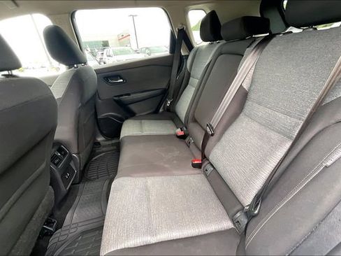 Used 2022 Nissan Rogue SV FWD image 26
