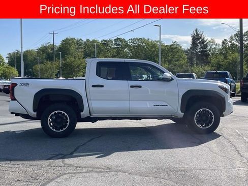 Used 2024 Toyota Tacoma TRD Off-Road AWD/4WD image 6