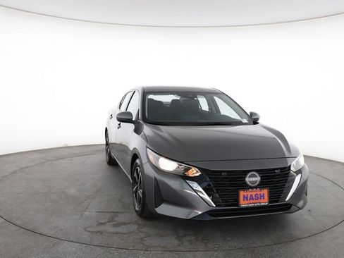 Used 2025 Nissan Sentra SV image 3