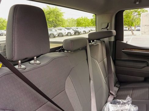 New 2026 GMC Sierra 1500 SLE image 12