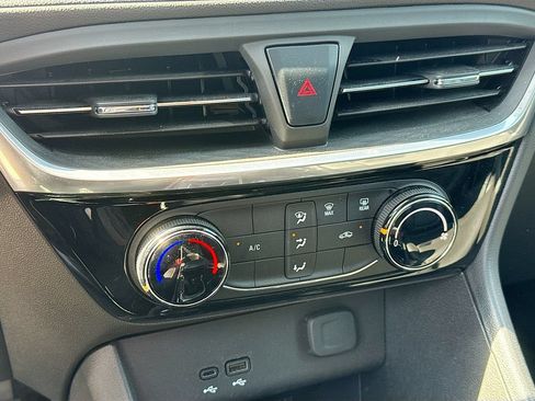 Used 2024 Buick Encore GX Sport Touring FWD image 17
