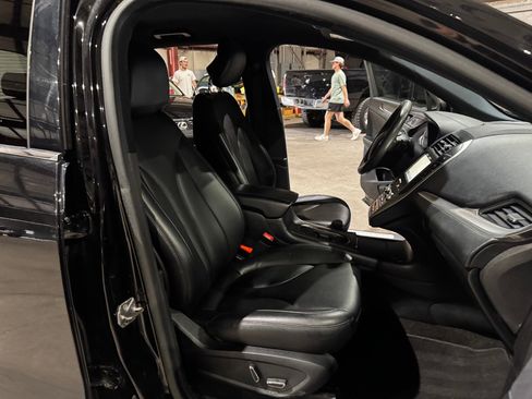 Used 2019 Lincoln MKC Premiere image 27