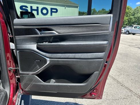 Used 2024 Jeep Wagoneer L Series II w/ Flexible Seating Group AWD/4WD image 51