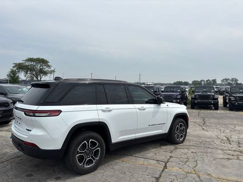 Used 2022 Jeep Grand Cherokee Trailhawk AWD/4WD image 6