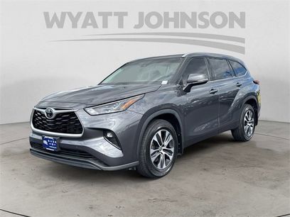 Used 2022 Toyota Highlander XLE
