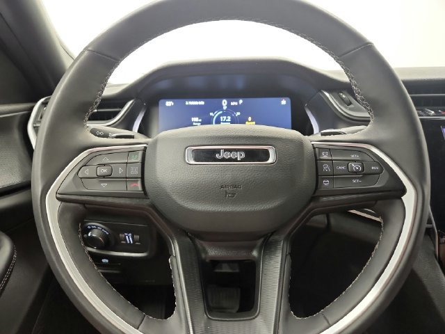 Used 2025 Jeep Grand Cherokee Altitude AWD/4WD image 26