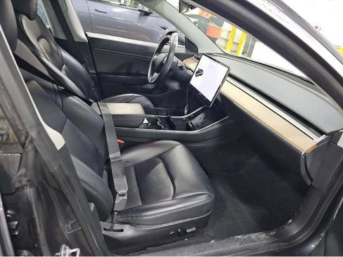 Used 2020 Tesla Model 3 Performance image 7
