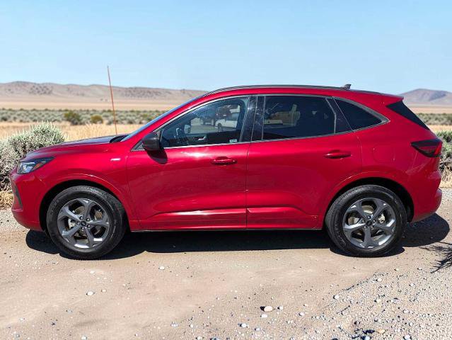 Certified 2023 Ford Escape ST-Line AWD/4WD image 3