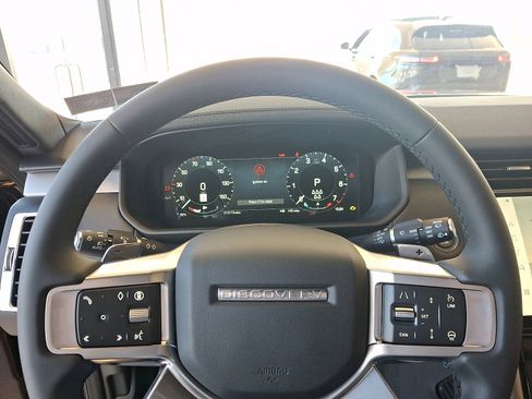 New 2026 Land Rover Discovery Limited Edition AWD/4WD image 15
