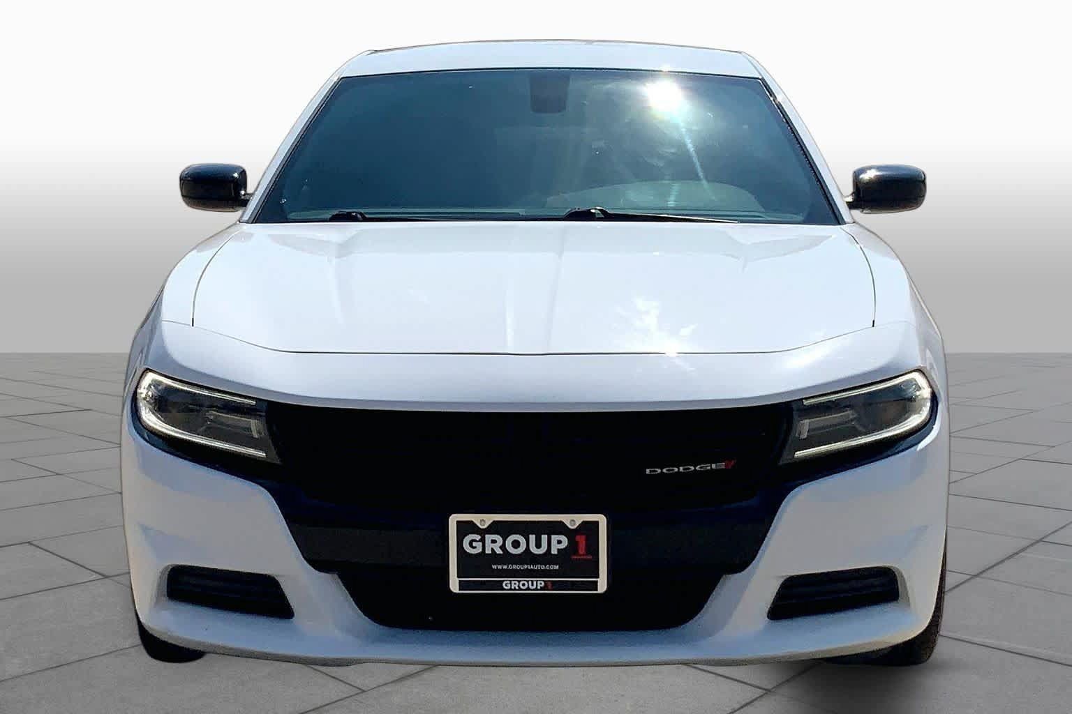 Used 2020 Dodge Charger SXT w/ Blacktop Package RWD image 4