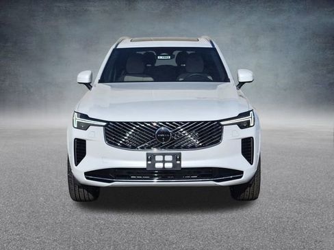 New 2026 Volvo XC90 B6 Plus w/ Protection Package Premier image 2