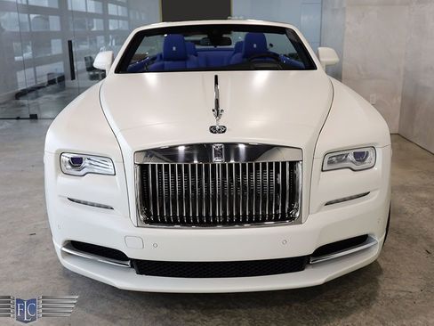 Used 2020 Rolls-Royce Dawn image 7