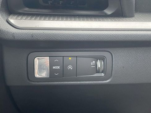 Used 2026 Chevrolet Traverse LT FWD image 23