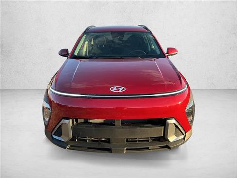 Used 2025 Hyundai Kona SEL image 2