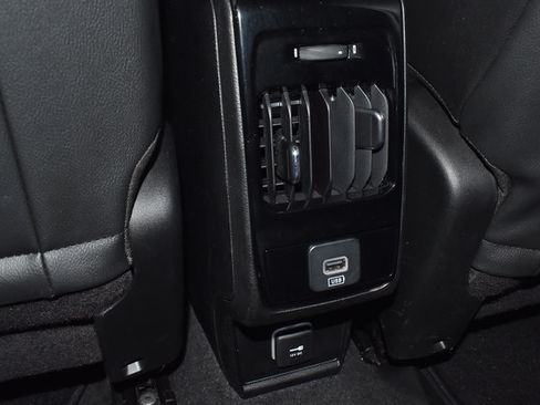 Used 2025 Jeep Compass Limited AWD/4WD image 11