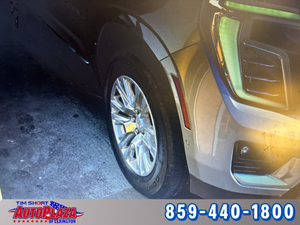 Used 2025 GMC Yukon Denali AWD/4WD image 9