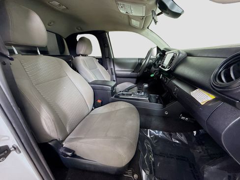Used 2022 Toyota Tacoma SR image 25