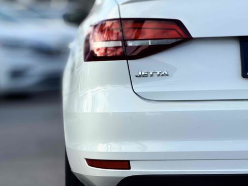 Used 2016 Volkswagen Jetta Sport image 8