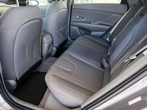 Used 2024 Hyundai Elantra SEL w/ Convenience Package image 21
