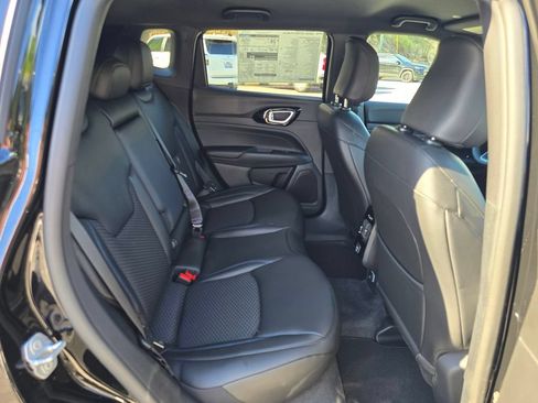 New 2026 Jeep Compass Latitude AWD/4WD image 23