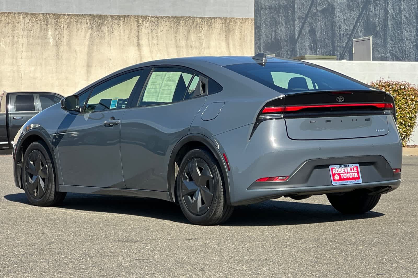 Certified 2023 Toyota Prius LE FWD image 7
