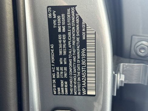 Certified 2026 Porsche Macan AWD/4WD image 34