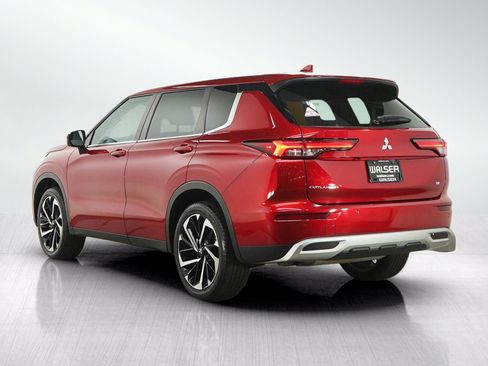 Used 2023 Mitsubishi Outlander SE AWD/4WD image 3