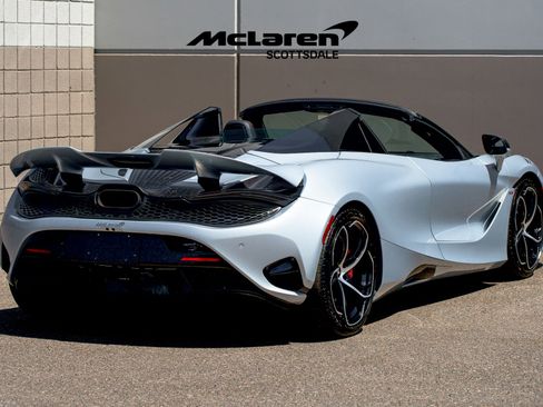 Used 2024 McLaren 750S Spider image 6