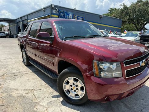 Used 2009 Chevrolet Avalanche LT RWD image 1