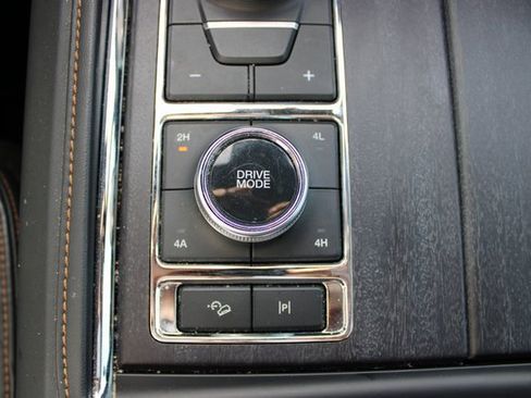 Used 2024 Ford Expedition Max Platinum image 22