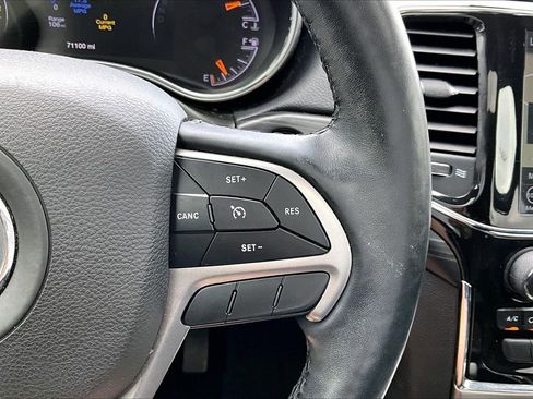 Certified 2022 Jeep Grand Cherokee Laredo X RWD image 30