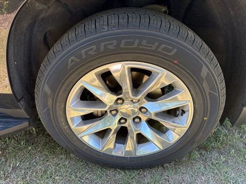Used 2023 Chevrolet Tahoe Premier AWD/4WD image 36